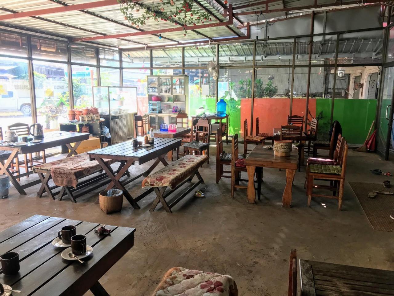 Soutchai Hostel And Tour Company Pakse Bagian luar foto