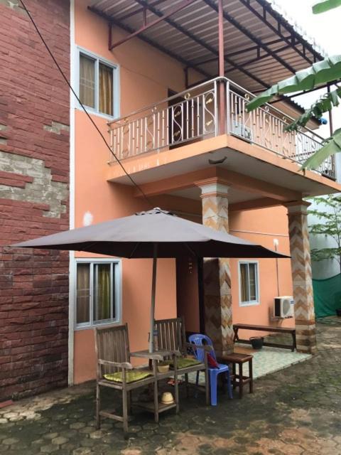 Soutchai Hostel And Tour Company Pakse Bagian luar foto