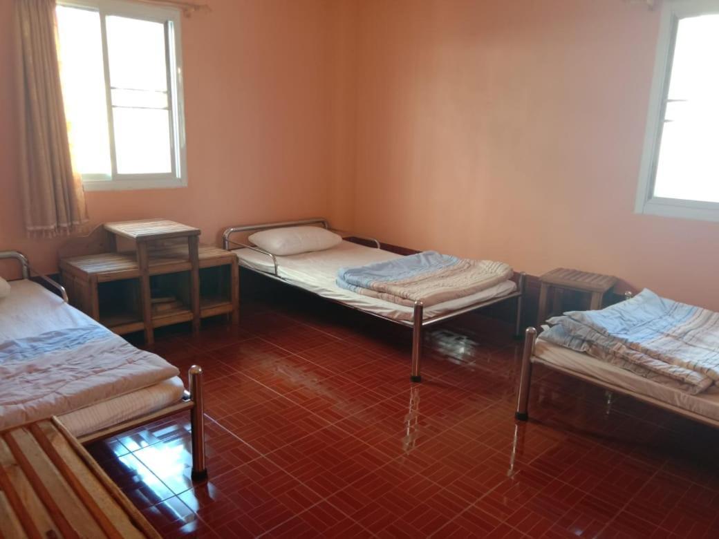 Soutchai Hostel And Tour Company Pakse Bagian luar foto